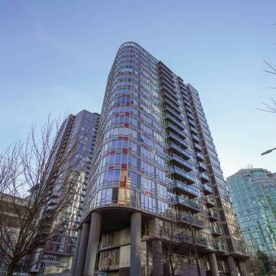 Spacious Apartment Located at the Center of Downtown / Yaletown - Photo 1