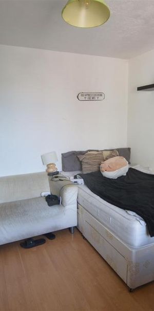 5 bedroom house share to rent - Photo 1