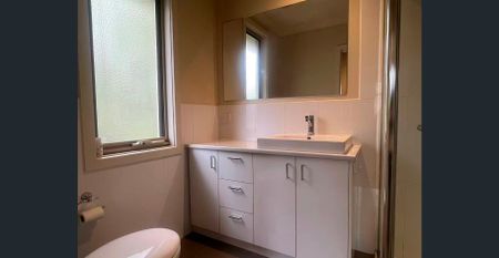 Beautiful 3 Bedrooms and 2 bathrooms townhouse - Photo 5