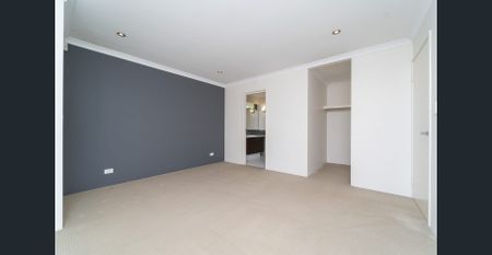 This lovely neat and appealing low maintenance home in Landsdale with 3 Bedrooms and 2 Bathrooms is available to rent NOW ! - Photo 4