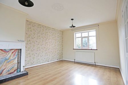 Price £2,200 pcm - Available Now - Part Furnished - Photo 2