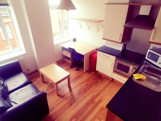 Studio to rent - Photo 1