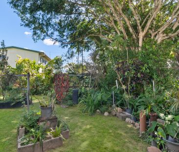 2 Tiffany Court, Rasmussen QLD 4815 - House For Rent - $600 | Domain - Photo 6