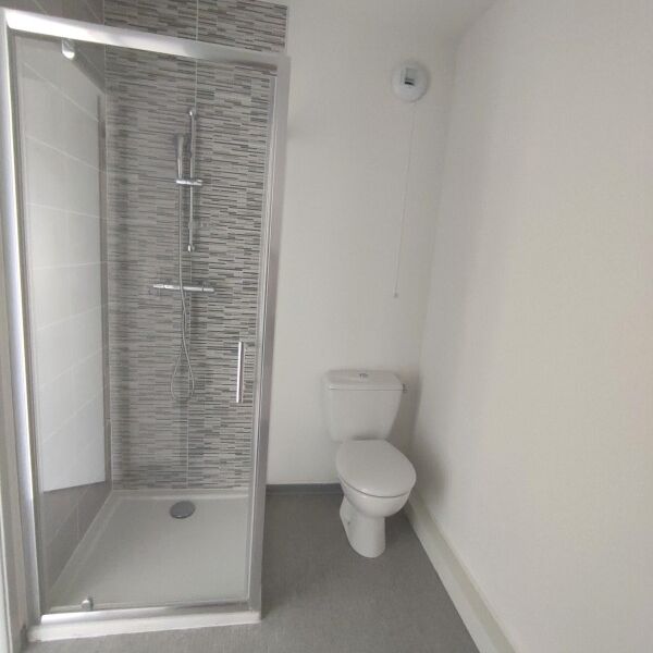 Location Appartement 1 pièce 18m² NIMES 30000 - Photo 1