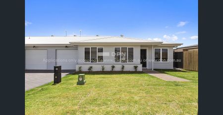 Brand New Three Bedroom Duplex! - Photo 4