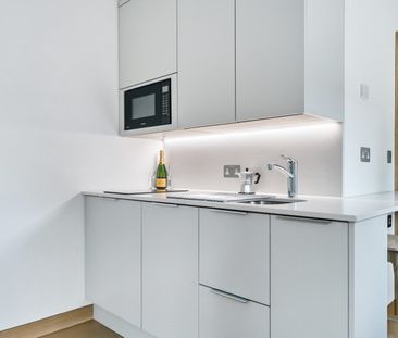 Studio Flat to rent - Victoria Road, Sidcup, DA15 - Photo 2