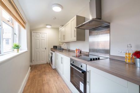 3 bedroom terraced house to rent - Photo 3