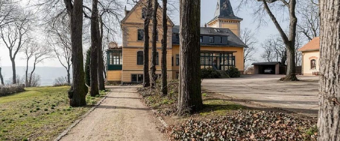 Erstklassige Lage in Radebeul | Exklusive ca. 360 m² in den Weinbergen mit bester Aussicht - Photo 1