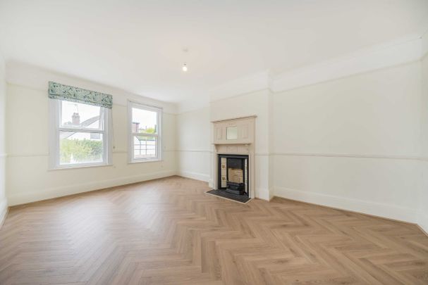 Marryat Road, Wimbledon Village, SW19, London - Photo 1