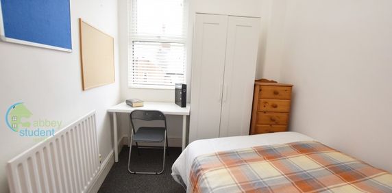 Room 1 - Photo 2