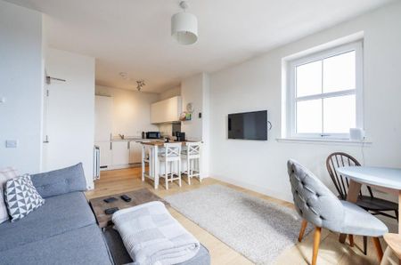 1 bedroom flat to rent - Photo 2