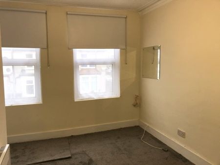 Mildmay Road RM7, Property for rent - Photo 2