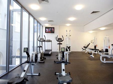 ULTRA MODERN INNER CITY APARTMENT - Photo 4