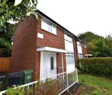 3 bedroom House in Queenswood Gardens, Leeds - Photo 4
