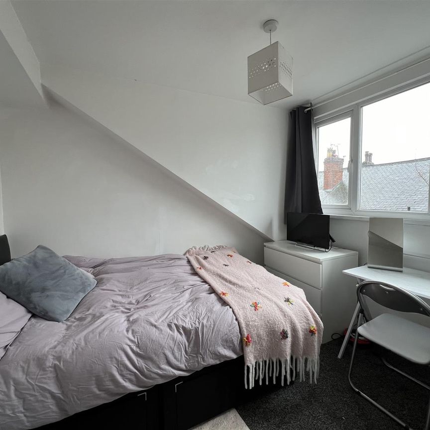 Harold Terrace, Hyde Park, LS6 1PG, Leeds - Photo 1