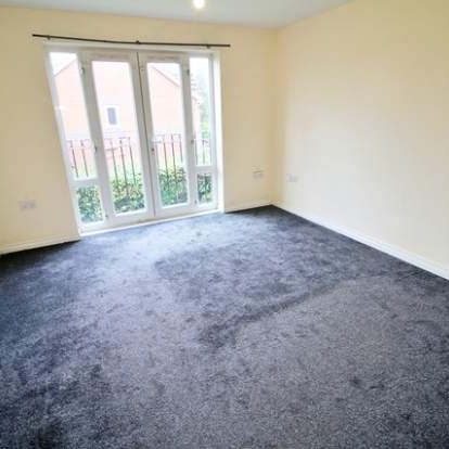 2 bedroom property to rent in Farnworth - Photo 1