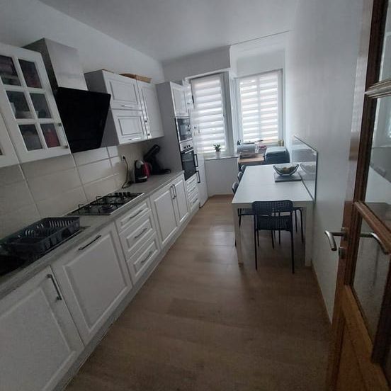 Appartement te huur - Photo 1