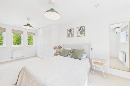 5 bedroom detached house to rent - Photo 4