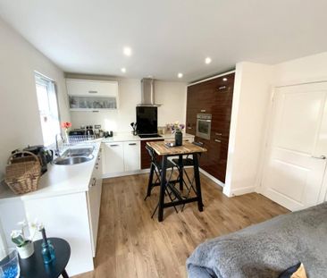 2 bedroom apartment to rent - Photo 4