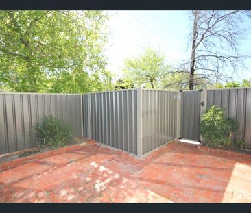 BRILLIANT LOCATION & SPACIOUS COURTYARD - Photo 3