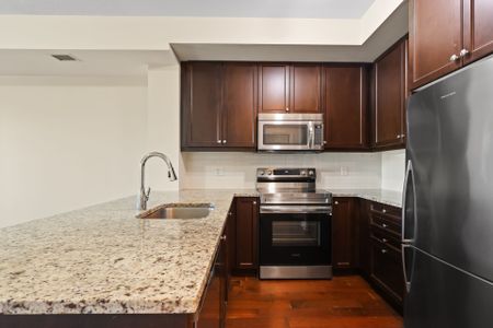For Lease - 3170 Erin Mills Parkway Unit# 234, Mississauga, Ontario - Photo 2