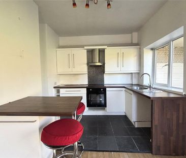 3 bedroom semi-detached house to rent - Photo 6