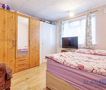 3 bedroom terraced house to rent - Photo 6