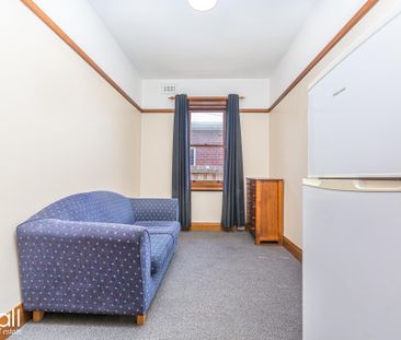 Prime Location - Perfect for UTAS Students - Photo 1