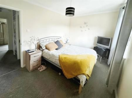 Hunter Close, Colehill - Photo 2