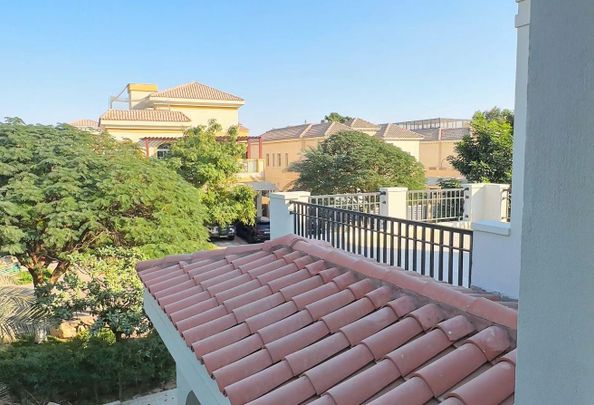 5BR Villa + Maid – Fully Upgraded | Ready Move-In - Photo 1