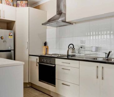 Easy-Care Dinsdale Home - Photo 2