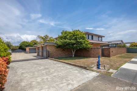 SPACIOUS 3 BEDROOM TOWNHOUSE!! - Photo 3