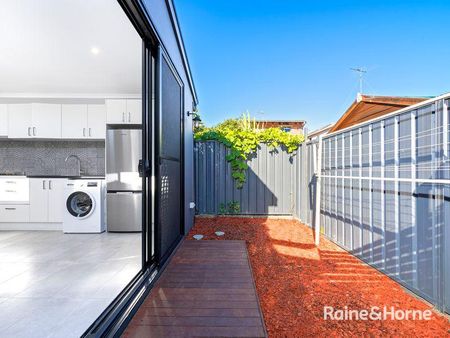 Contemporary Studio in Marrickville. Utilities Included - Photo 2