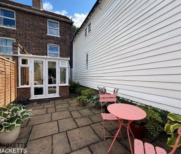 2 bedroom semi-detached house to rent - Photo 6