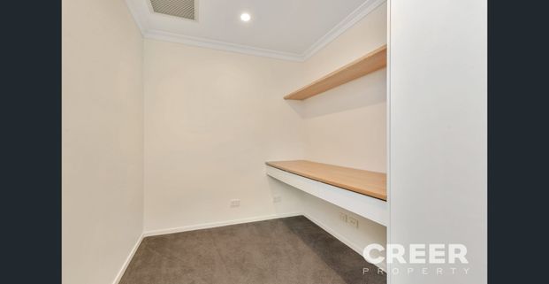 Stunning 2 Bedroom Apartment! - Photo 1