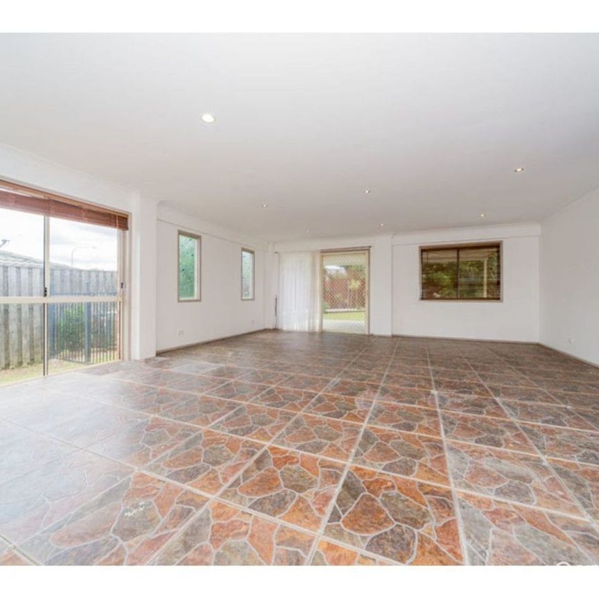 Spacious Family Home with Room to Grow! - Rent increasing to $950 Per Week in April 2026 - Photo 1