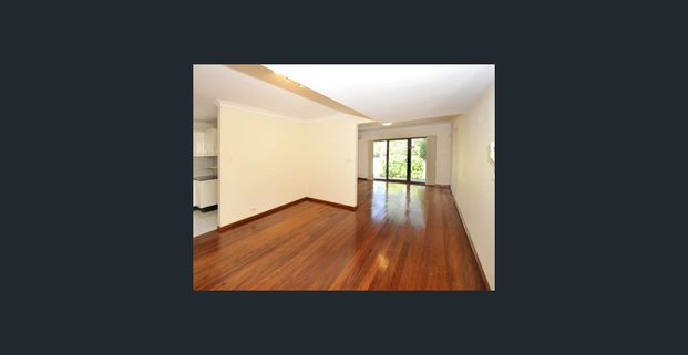 Kingsford - Oversized Townhouse - Photo 1