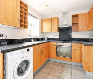 2 bedroom semi-detached house to rent - Photo 3
