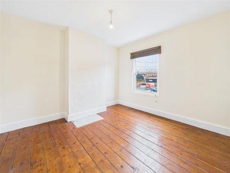 2 bedroom Terraced House to rent - Photo 3
