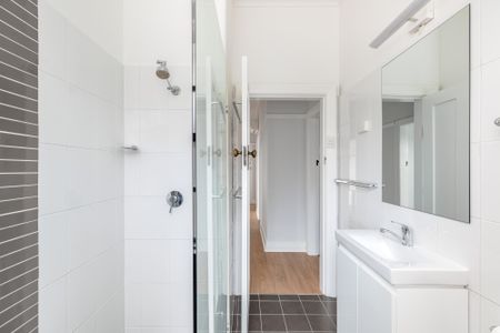 4/344-346 Darby Street, Bar Beach NSW 2300 - Apartment For Rent | Domain - Photo 2