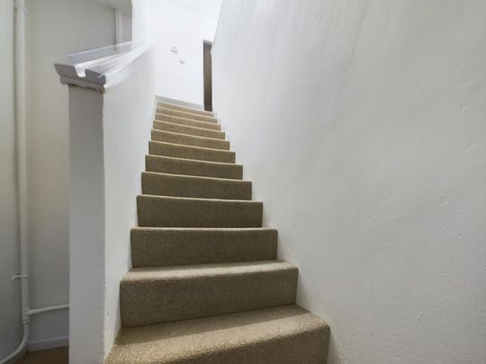 2 bedroom maisonette to rent - Photo 1
