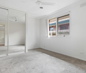 SPACIOUS HOPPERS CROSSING HOME FOR RENT - Photo 6