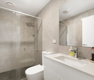 Modern Two-Bedroom Apartment with Secure Parking and Storage - Photo 5