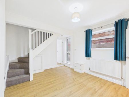 3 bedroom terraced house to rent - Photo 2