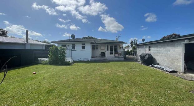 Family Home in Quiet Culdesac - Photo 1