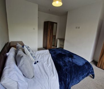 Student Accommodation - Available Now - Photo 3