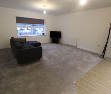 The Broadway, Haywards Heath, RH16 - Photo 6