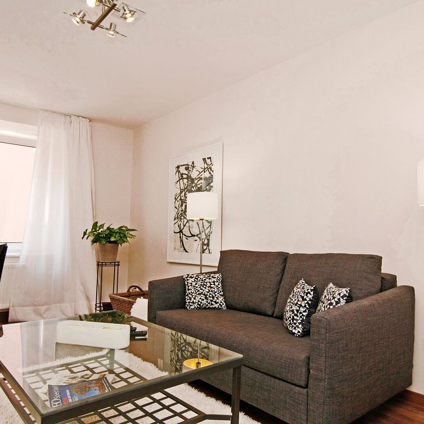 Near Sendlinger Tor: Beautiful 2-room apartment with balcony - Foto 1