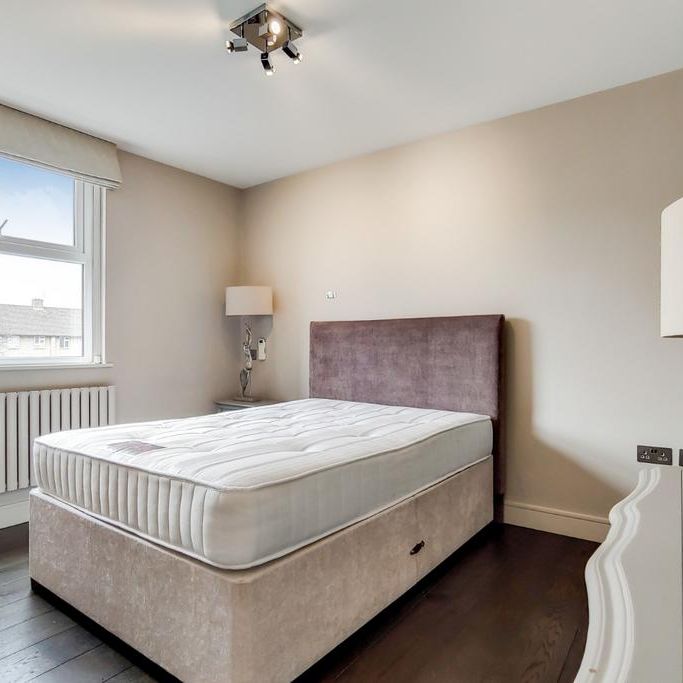 3 bedroom flat to rent - Photo 1