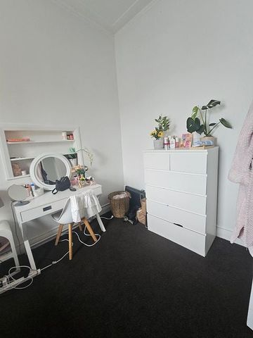 5 bedrooms 2 bathroom in city Thorndon - backyard - Photo 3